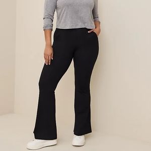 Torrid Black Full Length Signature Waist Flare Pocket Leggings Size 2X N…